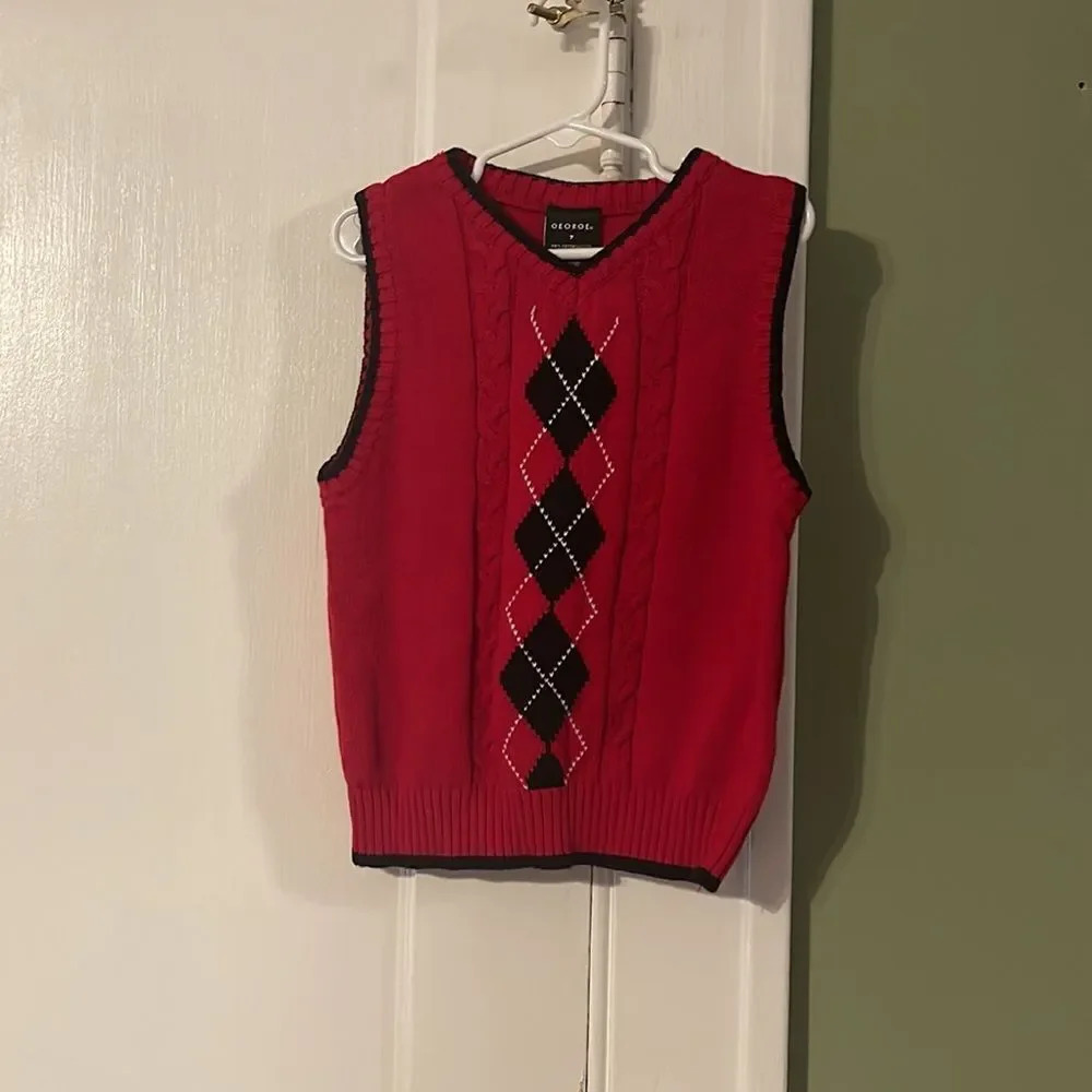 3/$12 Kids cable knit sweater vest bundle 3 $7.00 items🎉
